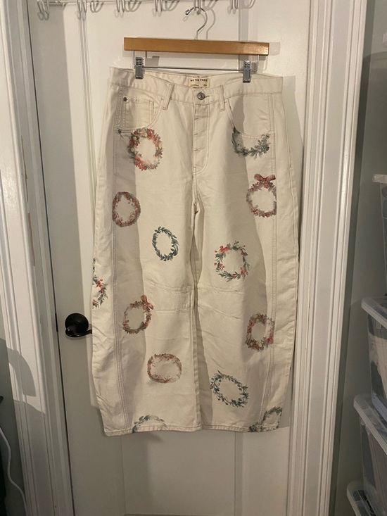 We The Free Denim - We The Free Wide Leg Barrel Buttonfly Jeans with Wreath Accents